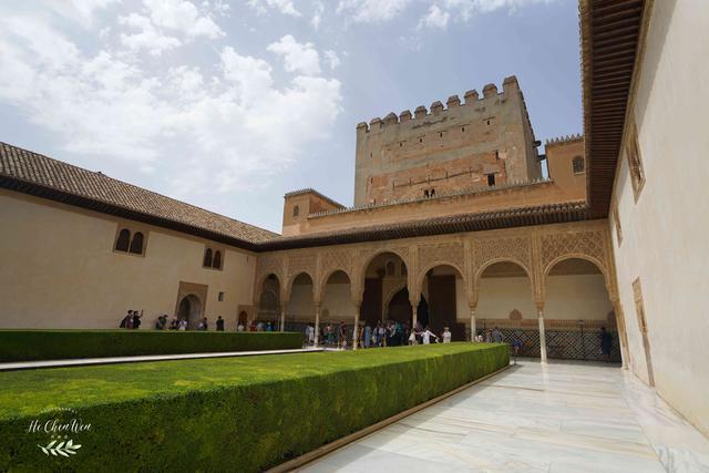 西班牙著名皇宫，被称为世界奇迹，《阿尔汗布拉宫的回忆》拍摄地