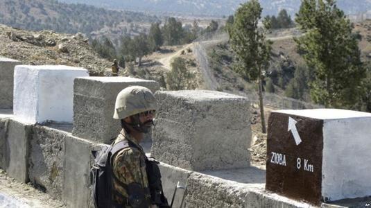 巴基斯坦和阿富汗军队在杜兰德线交火