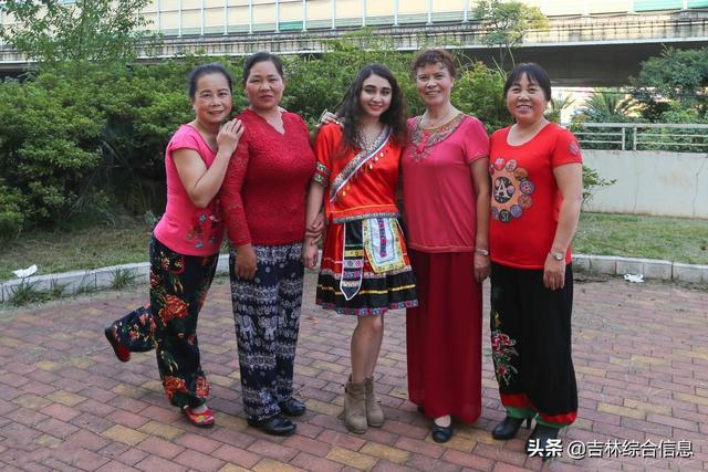 这名古巴女孩为了“真爱”，连大学都放弃了，嫁中国小伙不要彩礼