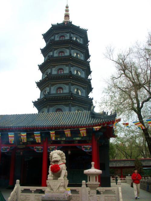 长春般若寺、沈阳慈恩寺、营口楞严寺齐名，黑龙江哈尔滨市极乐寺