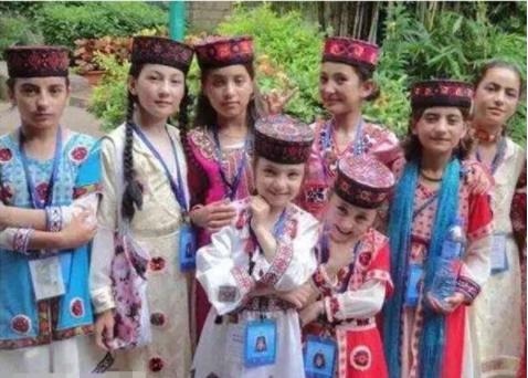 新疆唯一的“原生”白种人，从不与外族通婚，只为保证美女的质量