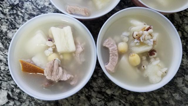 这道广东祛湿汤要常给家人做，营养好喝又祛湿，做法跟材料很简单