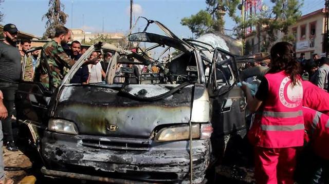 惨烈！叙利亚市中心发生连环爆炸，汽车烧焦77人死伤