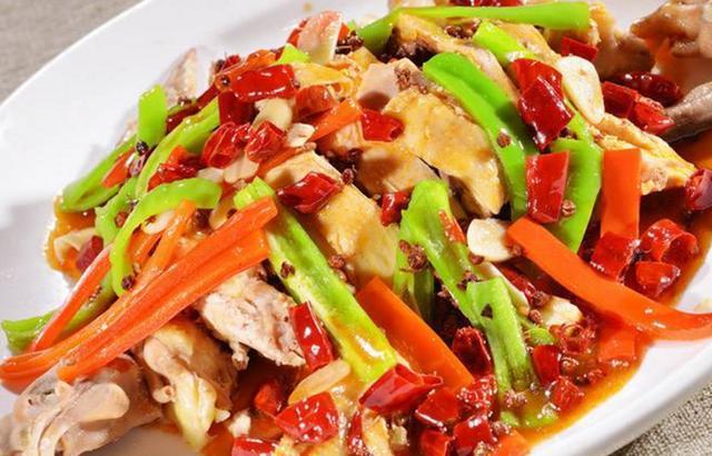 湘菜之首东安子鸡，口感丰富营养价值高。吃货的最爱！