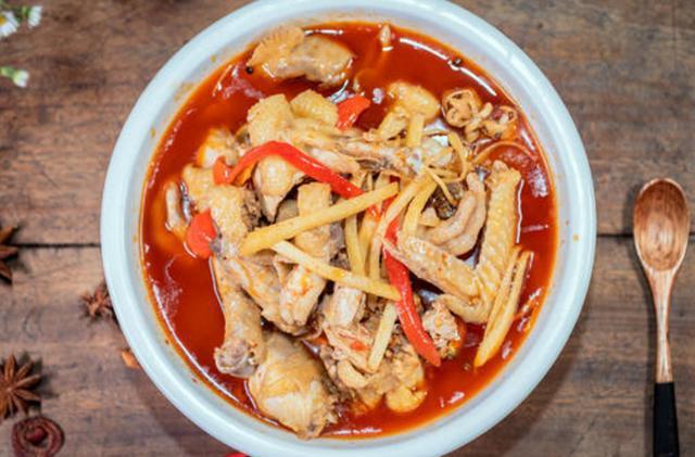 湘菜之首东安子鸡，口感丰富营养价值高。吃货的最爱！