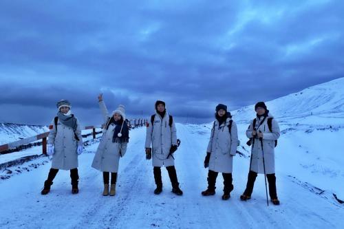 斗鱼主播团抵达北极之门，恶劣气候下在线连麦水友挑战直播极限！