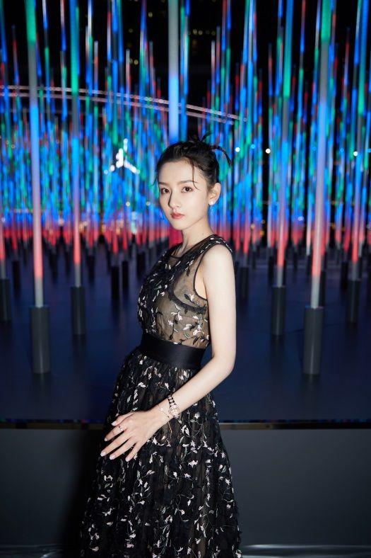 “HEXATRON光之森矩阵”闪耀成都 中国风格交汇国际时尚