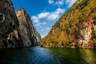 鲁布革三峡景区飞龙瀑布旅游开发项目签约仪式今日举行