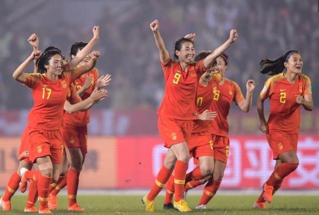疯狂4-2！中国女足挑落巴西女足成功夺冠，23年不胜魔咒终被破
