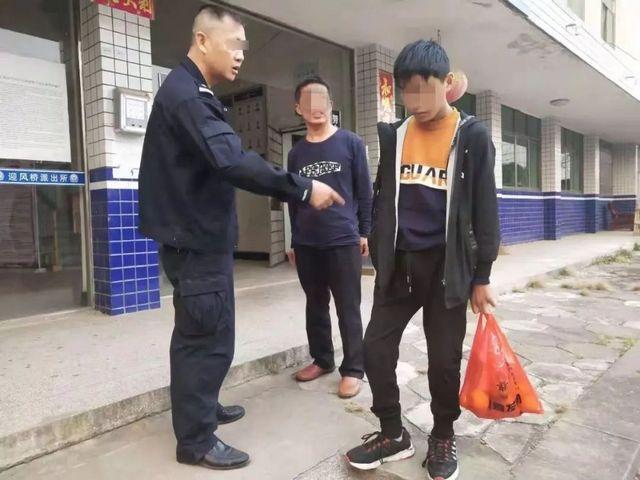 十岁男孩被家暴离家，棍棒底下未必出孝子，如此教育难成大器