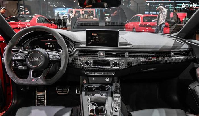 奥迪RS 5 Sportback正式开启预售，新车更加动感