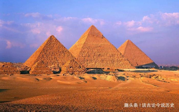 古埃及人修金字塔时，古代中国人在干什么？