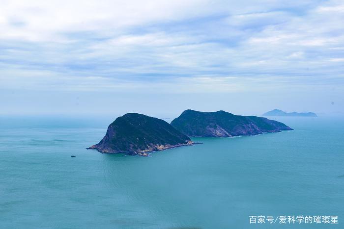 是好是坏？卫星发现海面冒出一块陆地，附近岛屿离奇消失