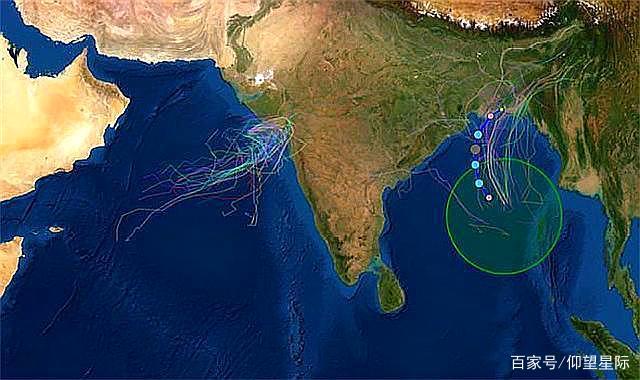 发飙了！双风暴“夹击”印度，布尔布尔将发展为14级，警报拉响
