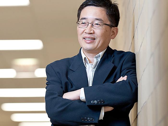 黄永刚28岁成哈佛大学博士，是地道的中国人，也是中科院外籍院士