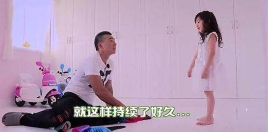 参观刘畊宏一家人住的豪宅，女儿房布置最用心，跟公主房差不多