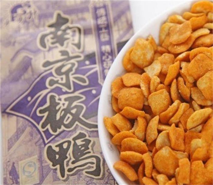 猫咪吃干饲料好，还是猫罐头好？5个角度考虑，最后一个很重要