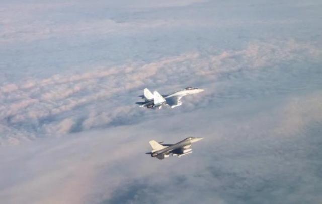 F-16成功拦截苏-35，再次保护了欧洲领空？比利时空军闹出大笑话