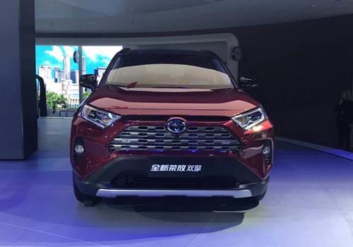 全新丰田RAV4荣放要来了，外观比汉兰达硬派，新增混动还配8AT