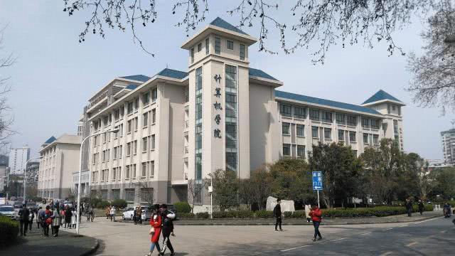 吉林大学VS武汉大学，都属于综合类985院校，谁的实力更胜一筹？