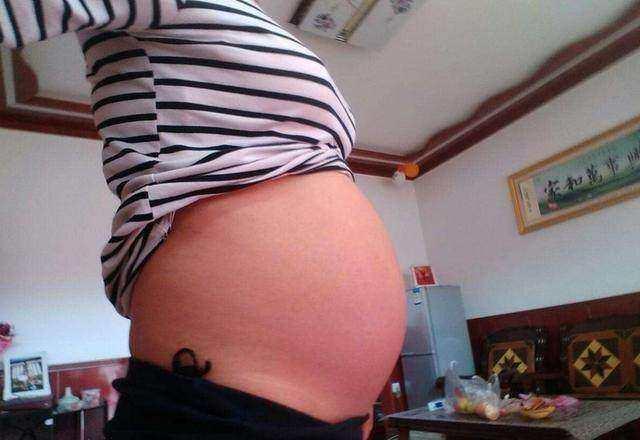 女友22岁就怀孕了4个月，去医院做产检医生一句话让全家崩溃！