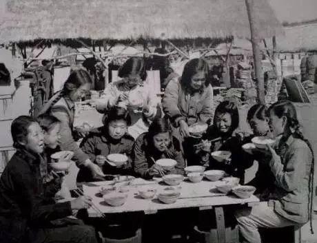 老照片：人民公社集体劳动、集中分配、吃大锅饭