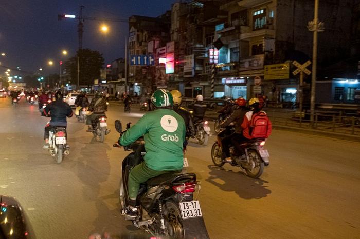越南实拍：满大街摩托车，曾占主流的中国品牌，如今一辆都看不到