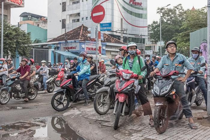 越南实拍：满大街摩托车，曾占主流的中国品牌，如今一辆都看不到