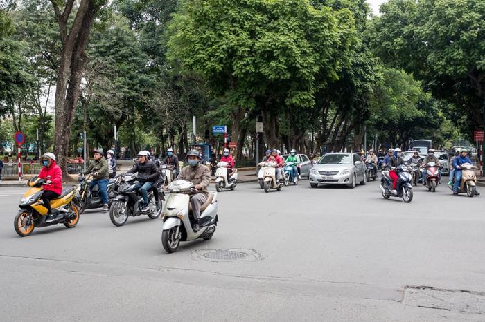 越南实拍：满大街摩托车，曾占主流的中国品牌，如今一辆都看不到