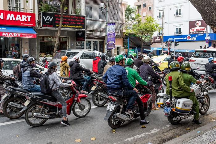 越南实拍：满大街摩托车，曾占主流的中国品牌，如今一辆都看不到