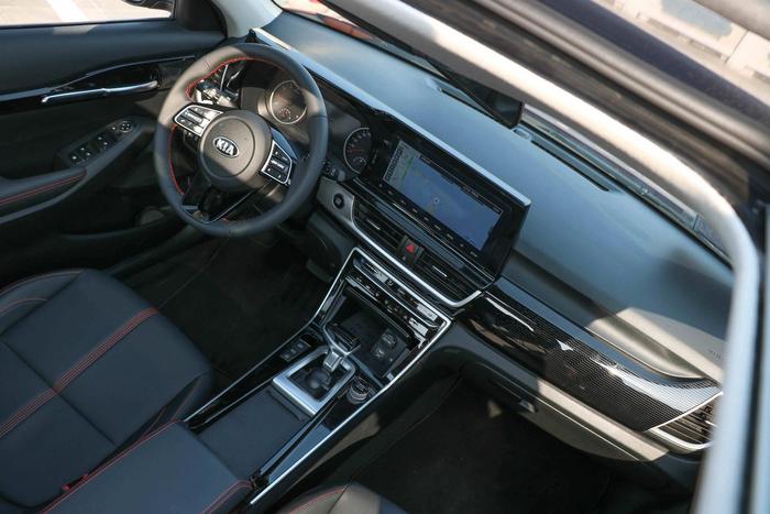 起售10.88万元，起亚全新一代傲跑上市 K3 EV亮相
