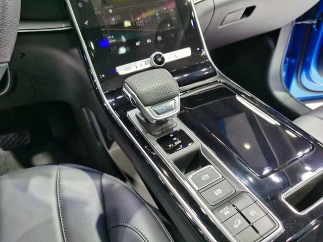 荣威RX5 MAX上市三个月销量过万，扎根10万级SUV，猛攻缤智