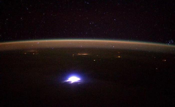 长达673公里！科学家捕捉世界最长闪电，可照亮10万平方公里土地