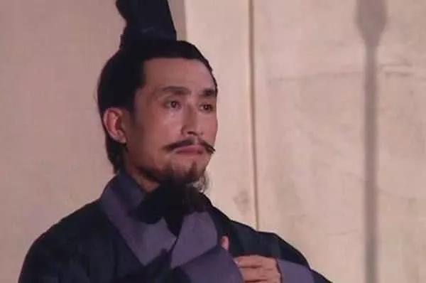江东之战时，孙策遭遇一位强劲对手，调虎离山之计被此人一眼识破