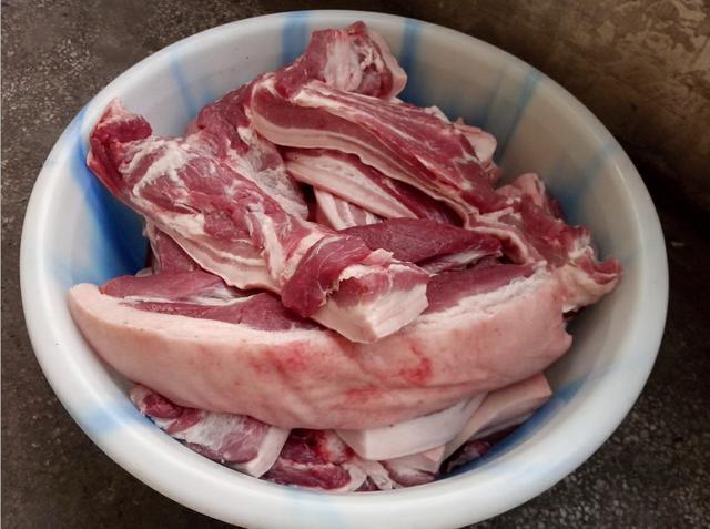 腌腊肉，别直接加盐，贵州大叔教我诀窍，香味醇正，放5年也不坏