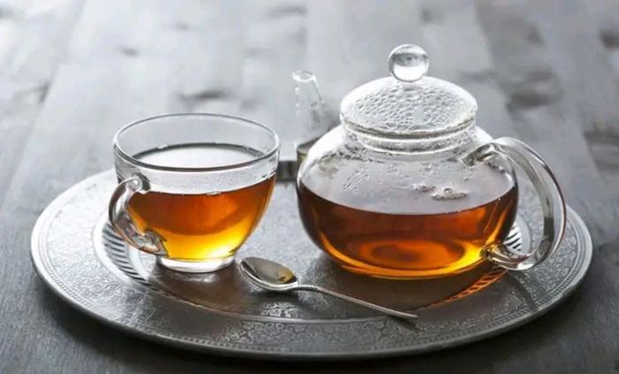 都说喝茶养生，到底冬天喝绿茶好还是红茶好？今天给大家正确答案