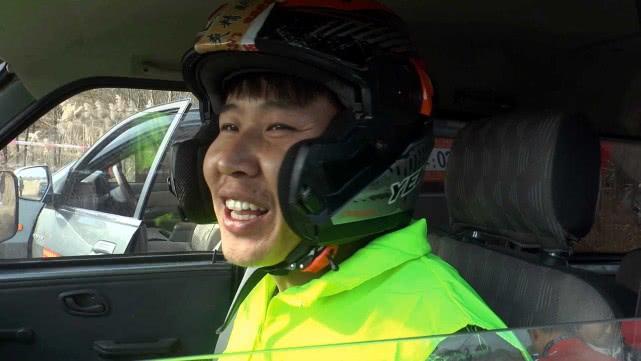 济南黄河越野场地赛50名选手角逐，美女司机首次参赛险中夺冠