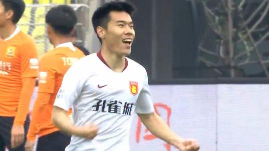 GIF：王秋明禁区外凌空抽射，华夏1-0卓尔