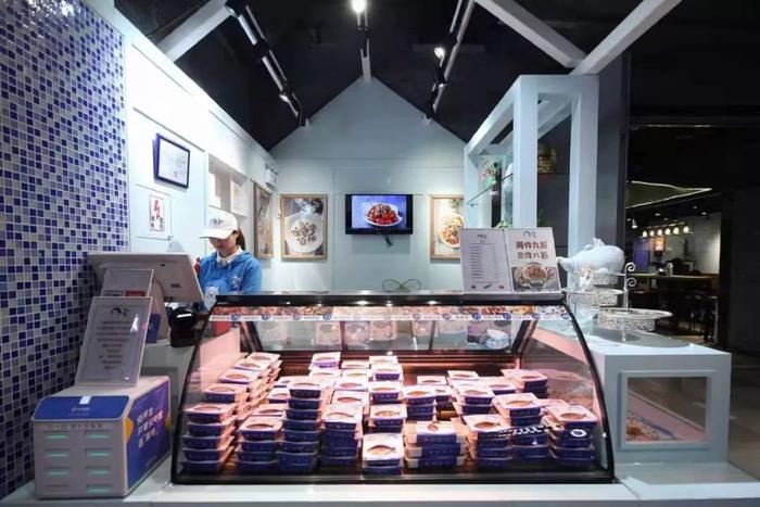 一家5㎡小店月入超10万，即食海鲜万亿生意新机会