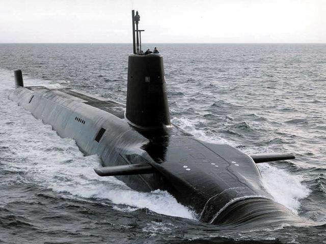 核动力潜艇很多，为什么除航母外其他核动力水面舰艇非常少？