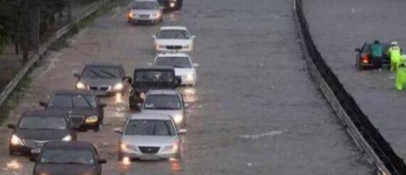 汽车在不开的情况下被水淹了，水退之后能正常开吗？