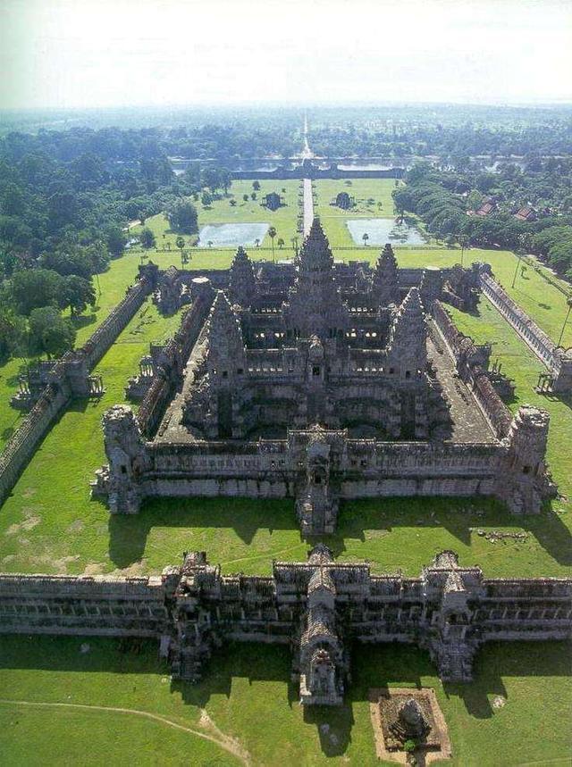 私藏在柬埔寨的东方四大奇迹之一，规模宏伟，震撼心灵