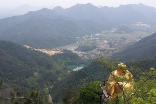 江南第一的悬空寺，又叫浙西小九华，背后有你不知道的景象