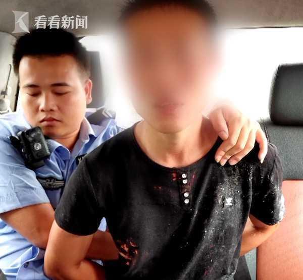 6岁女孩只因顶嘴被父亲殴打了1个小时，女孩：爸爸，我站不起来了