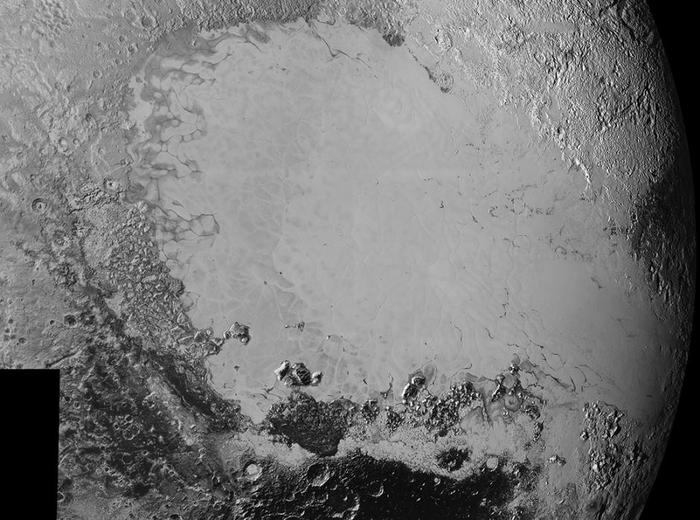 冥王星地下海被证实，深入地心，比5大湖加起来还要大