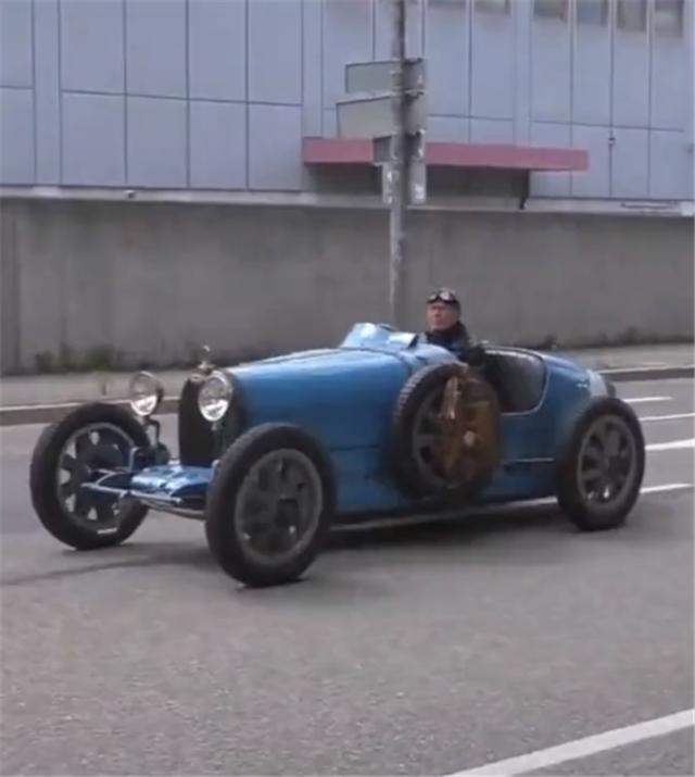 “4缸引擎”的布加迪，外观似老爷车，车龄99年，曾被拍出2800万