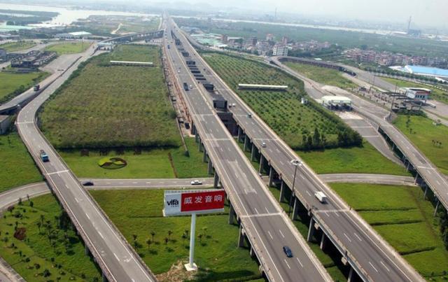 中国“最赚钱”的高速公路，耗资114亿建成，日赚3500万