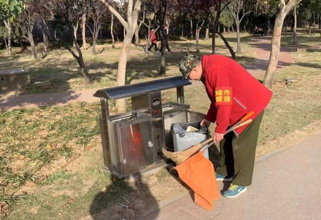 白河，河水清澈碧绿，犹如温柔的臂弯南阳人的幸福河