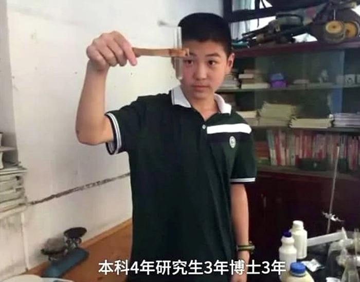 父亲重病、爷爷年迈，重庆神童姜明宇，15岁“逆风”高考667分
