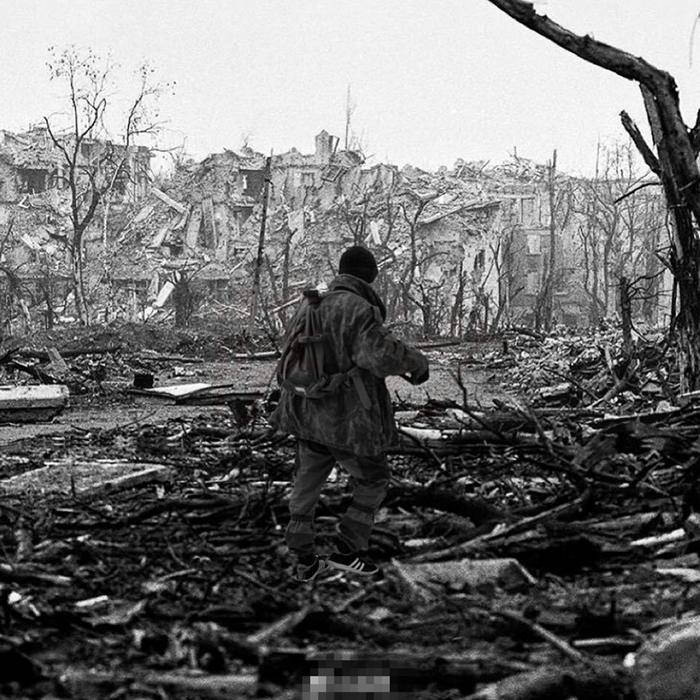 12月11日第1次车臣战争爆发1994年：俄军损失5万人靠狂轰滥炸获胜